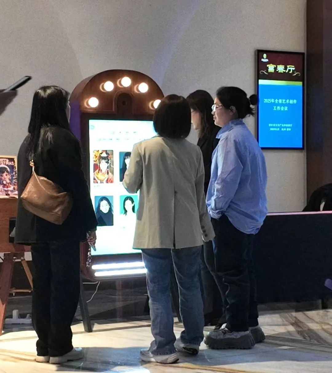 AI一键美颜妆造 30秒解锁旅拍新姿势 AI摄影助力景区揽客