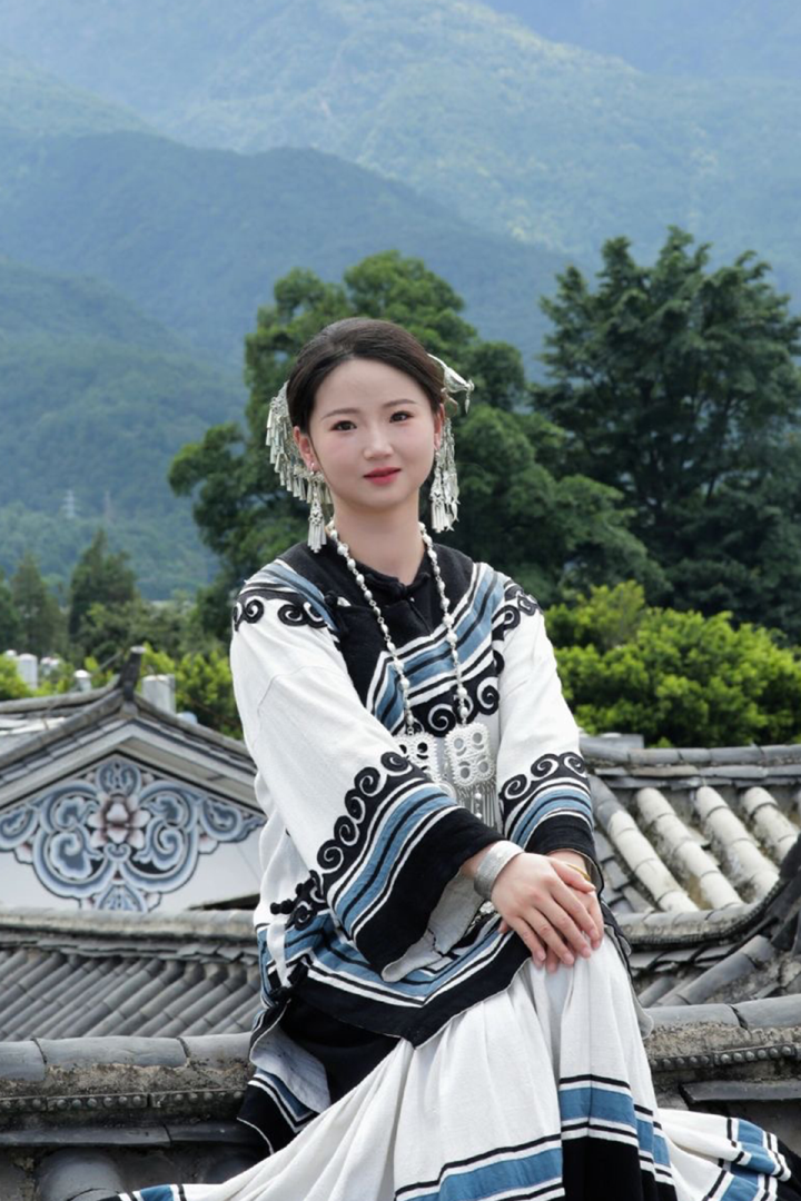 AI一键美颜妆造 30秒解锁旅拍新姿势 AI摄影助力景区揽客