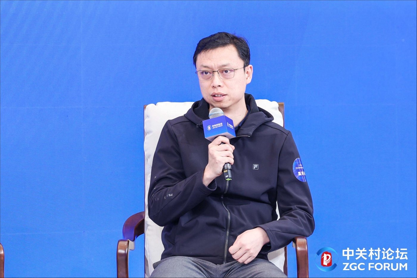 智谱CEO张鹏：开源不等于免费 AI Agent助力企业降本增效