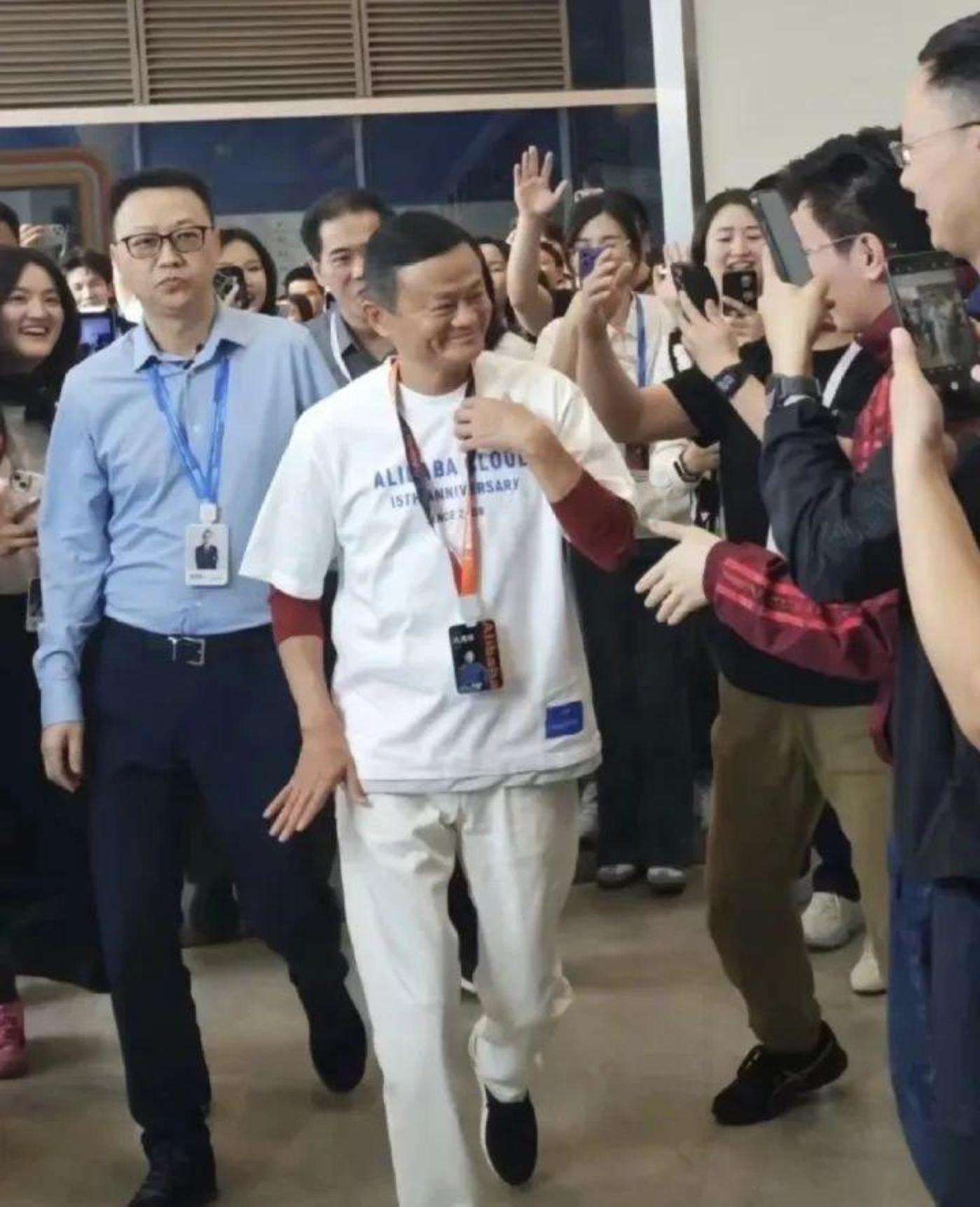 马云站台阿里云释放AI战略关键信号