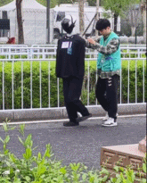 人形机器人马拉松现实惨状：21台机器人仅6台完赛故障频发
