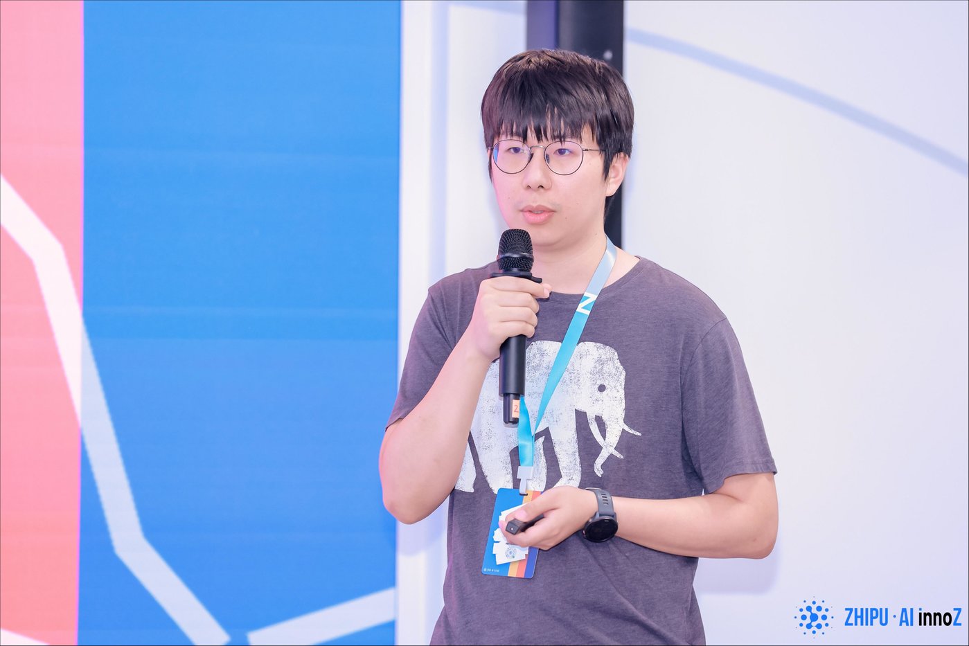 清华90后团队15万推褐蚁一体机 支持阿里Qwen3大模型