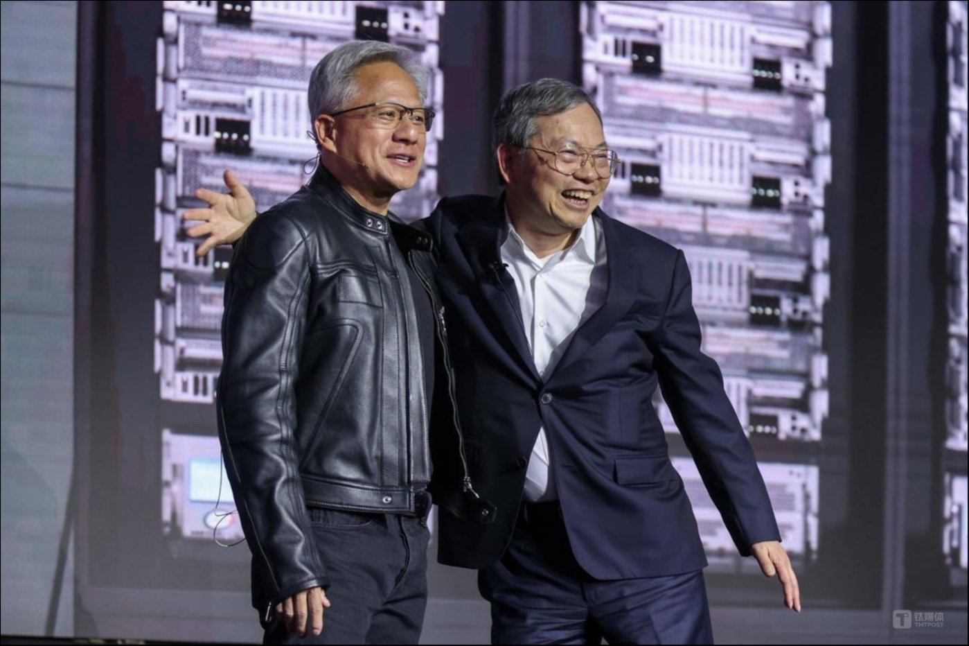 超微电脑液冷技术引爆AI数据中心热潮